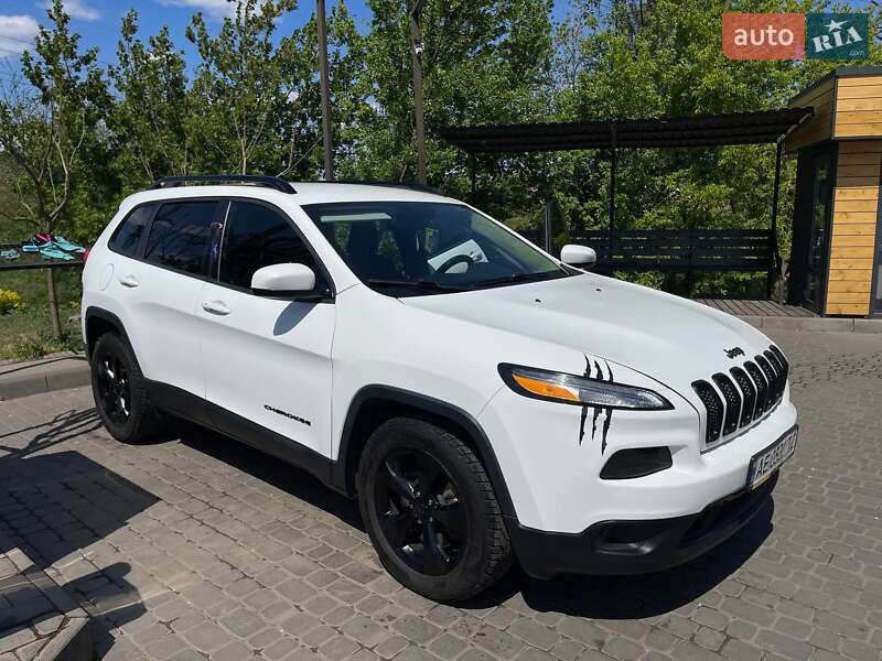 Внедорожник / Кроссовер Jeep Cherokee 2015 в Ужгороде