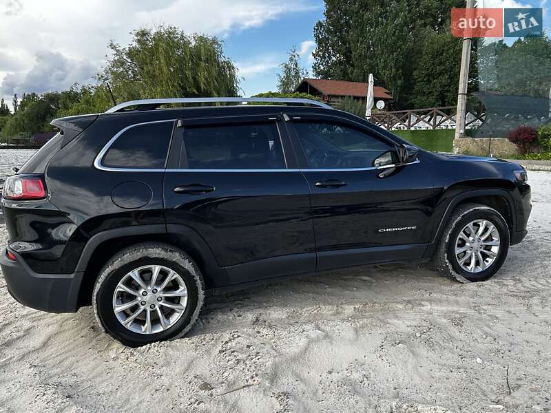 Внедорожник / Кроссовер Jeep Cherokee 2018 в Кривом Роге