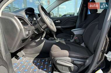 Внедорожник / Кроссовер Jeep Cherokee 2020 в 