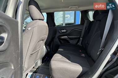 Внедорожник / Кроссовер Jeep Cherokee 2020 в 