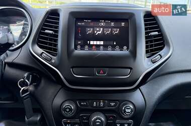 Внедорожник / Кроссовер Jeep Cherokee 2020 в 