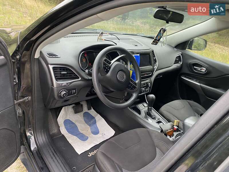 Внедорожник / Кроссовер Jeep Cherokee 2018 в Кременчуге