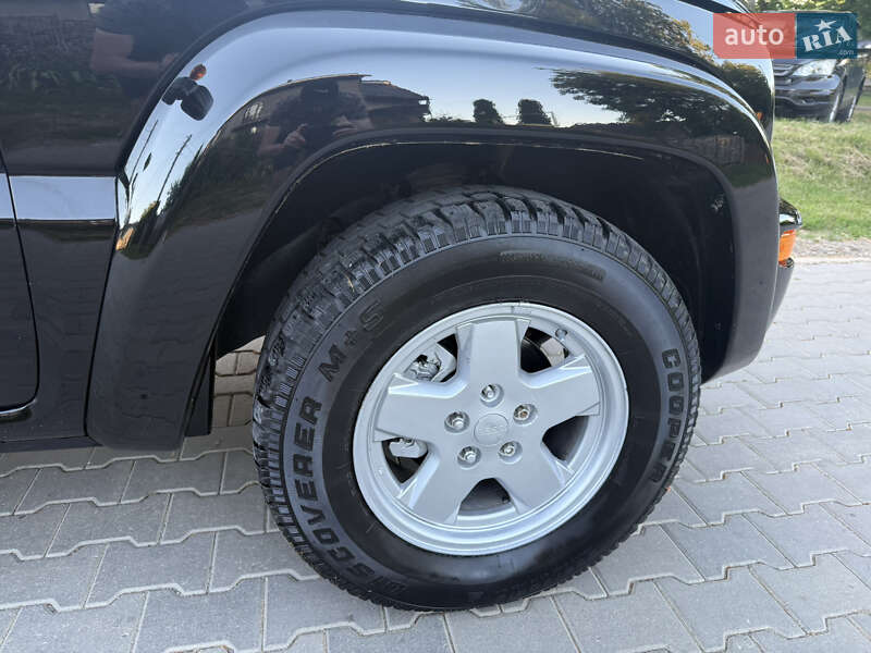 Позашляховик / Кросовер Jeep Cherokee 2003 в Чернівцях