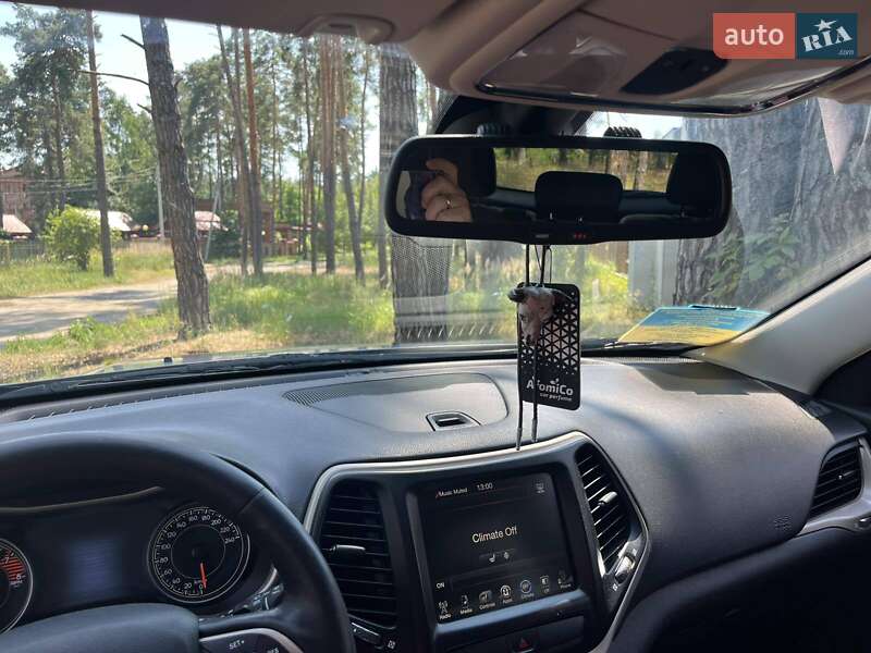 Внедорожник / Кроссовер Jeep Cherokee 2015 в Гостомеле