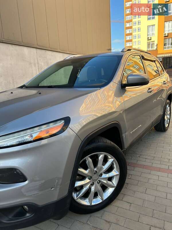 Позашляховик / Кросовер Jeep Cherokee 2015 в Києві