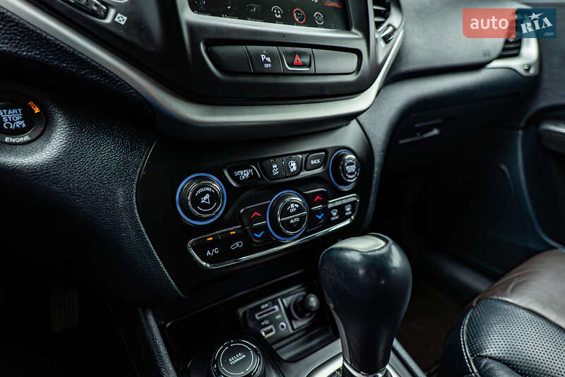 Внедорожник / Кроссовер Jeep Cherokee 2015 в Киеве фото 17 Внедорожник / Кроссовер Jeep Cherokee 2015 в Киеве