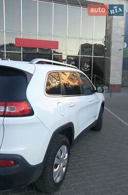 Позашляховик / Кросовер Jeep Cherokee 2015 в 