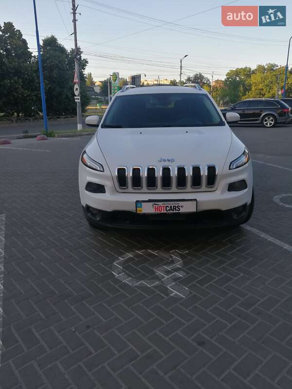 Позашляховик / Кросовер Jeep Cherokee 2015 в 