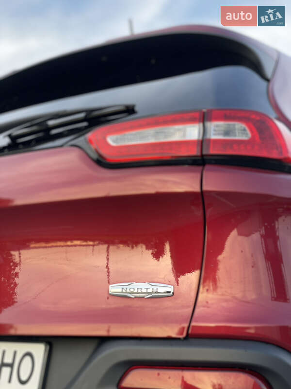 Внедорожник / Кроссовер Jeep Cherokee 2016 в Житомире