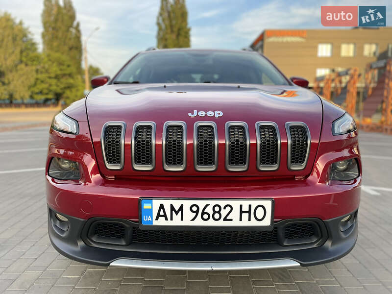 Внедорожник / Кроссовер Jeep Cherokee 2016 в Житомире