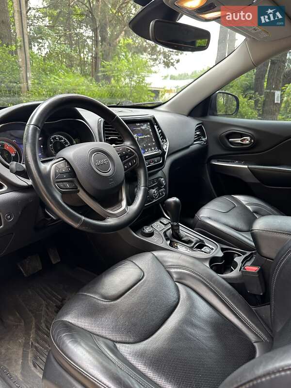 Внедорожник / Кроссовер Jeep Cherokee 2018 в Белогородке