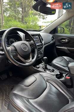 Внедорожник / Кроссовер Jeep Cherokee 2018 в 