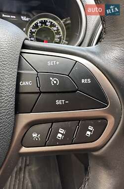 Внедорожник / Кроссовер Jeep Cherokee 2018 в 