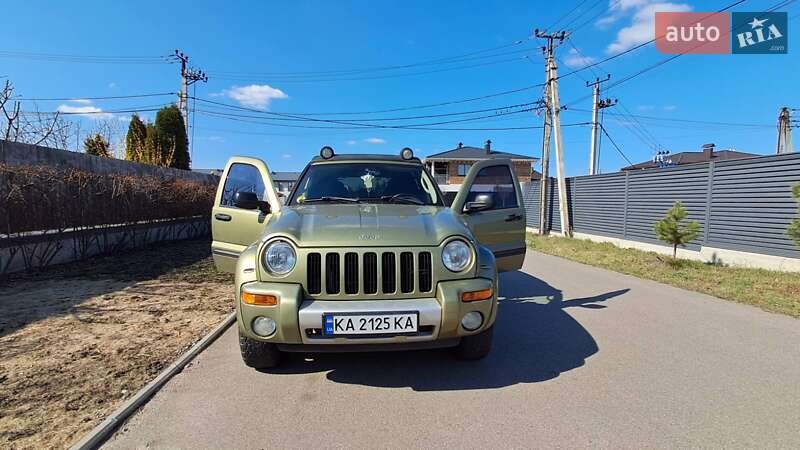 Внедорожник / Кроссовер Jeep Cherokee 2003 в Киеве