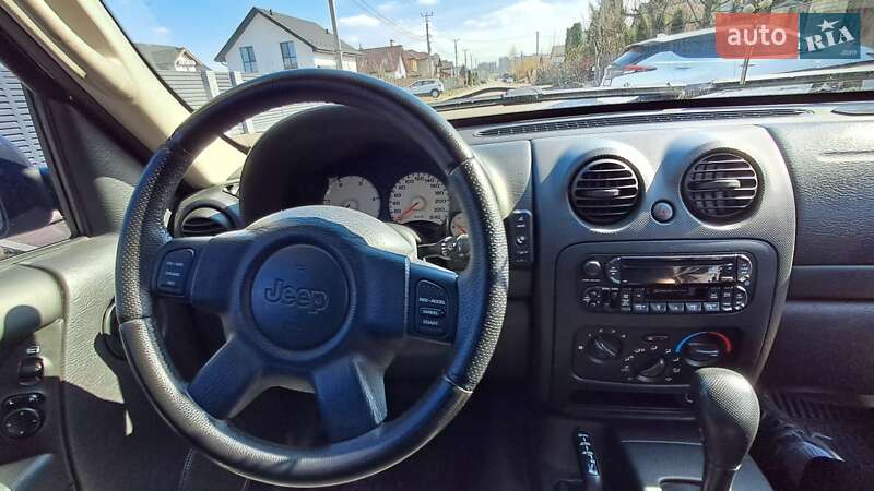 Внедорожник / Кроссовер Jeep Cherokee 2003 в Киеве