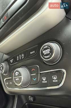 Внедорожник / Кроссовер Jeep Cherokee 2016 в 