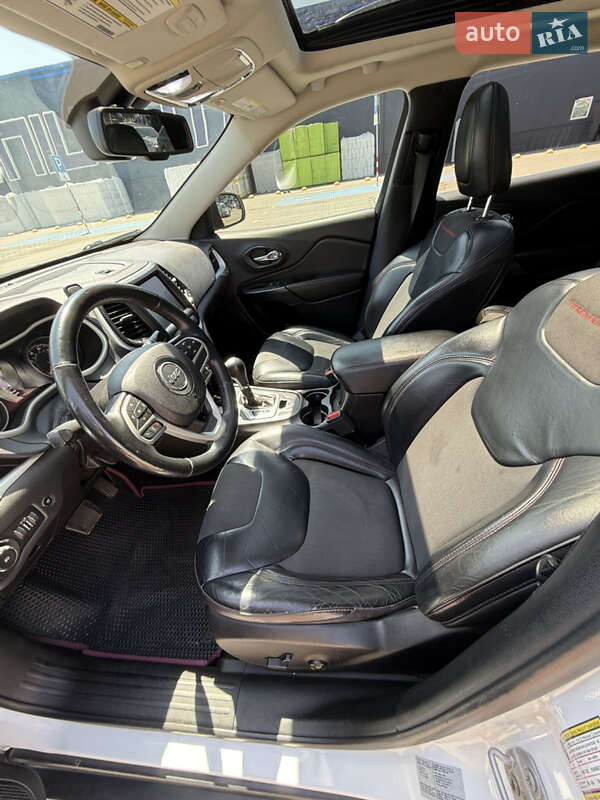 Внедорожник / Кроссовер Jeep Cherokee 2016 в Ивано-Франковске фото 11 Внедорожник / Кроссовер Jeep Cherokee 2016 в Ивано-Франковске