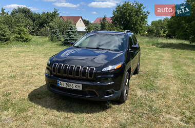 Позашляховик / Кросовер Jeep Cherokee 2016 в Хотові