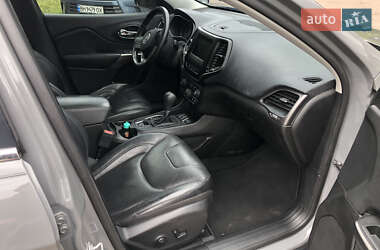 Внедорожник / Кроссовер Jeep Cherokee 2020 в 