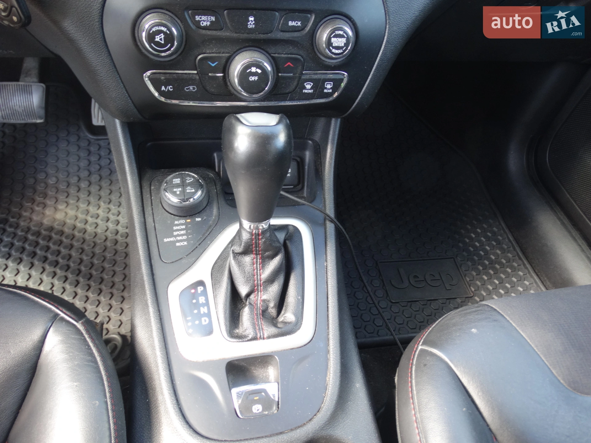 2015 Jeep Cherokee - мініатюра 24