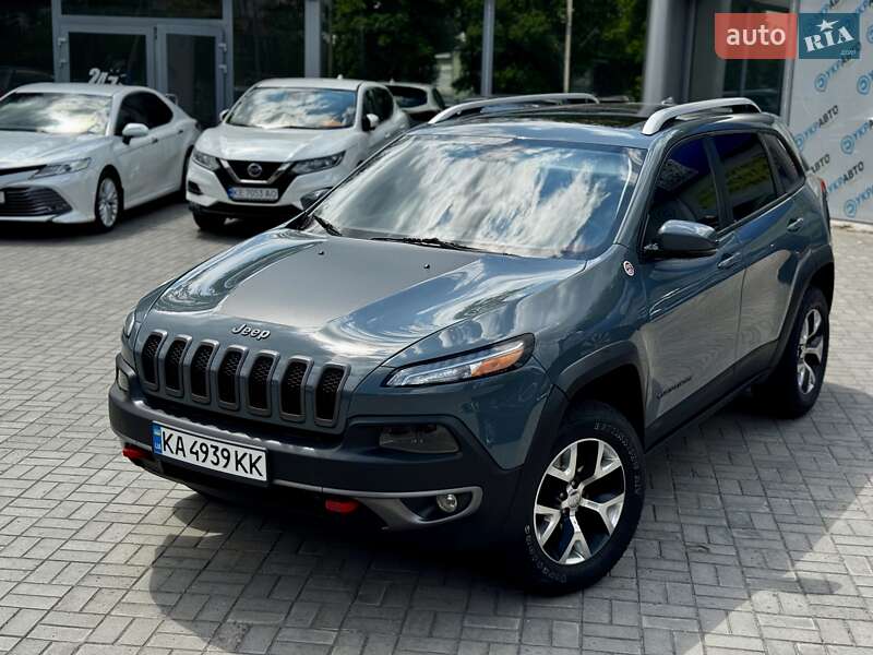 Внедорожник / Кроссовер Jeep Cherokee 2016 в Днепре
