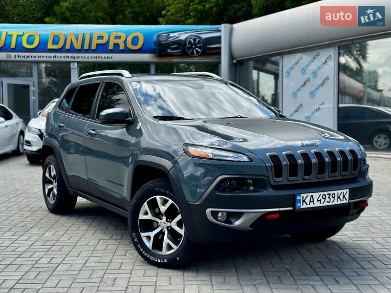 Внедорожник / Кроссовер Jeep Cherokee 2016 в Днепре