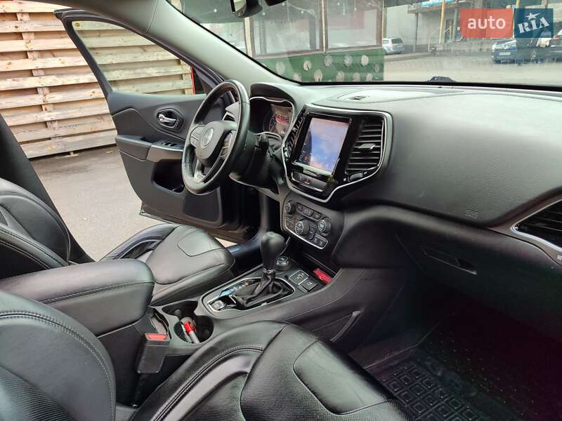 Внедорожник / Кроссовер Jeep Cherokee 2019 в Ровно