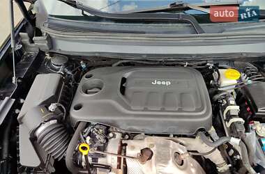 Внедорожник / Кроссовер Jeep Cherokee 2019 в 