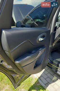 Внедорожник / Кроссовер Jeep Cherokee 2018 в 