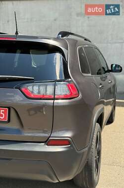 Внедорожник / Кроссовер Jeep Cherokee 2019 в 