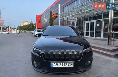 Позашляховик / Кросовер Jeep Cherokee 2018 в 