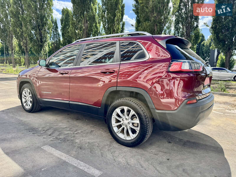 Внедорожник / Кроссовер Jeep Cherokee 2019 в Киеве
