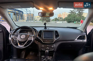 Внедорожник / Кроссовер Jeep Cherokee 2020 в 