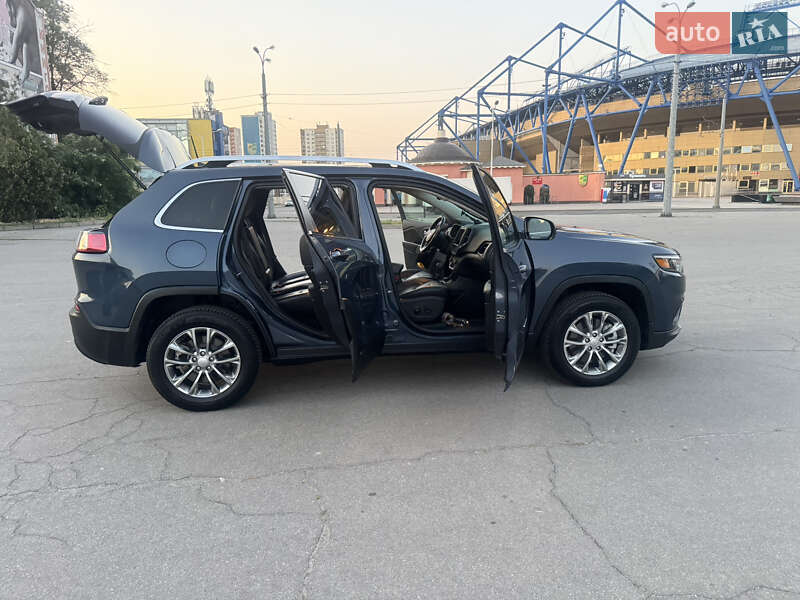 Внедорожник / Кроссовер Jeep Cherokee 2020 в Харькове