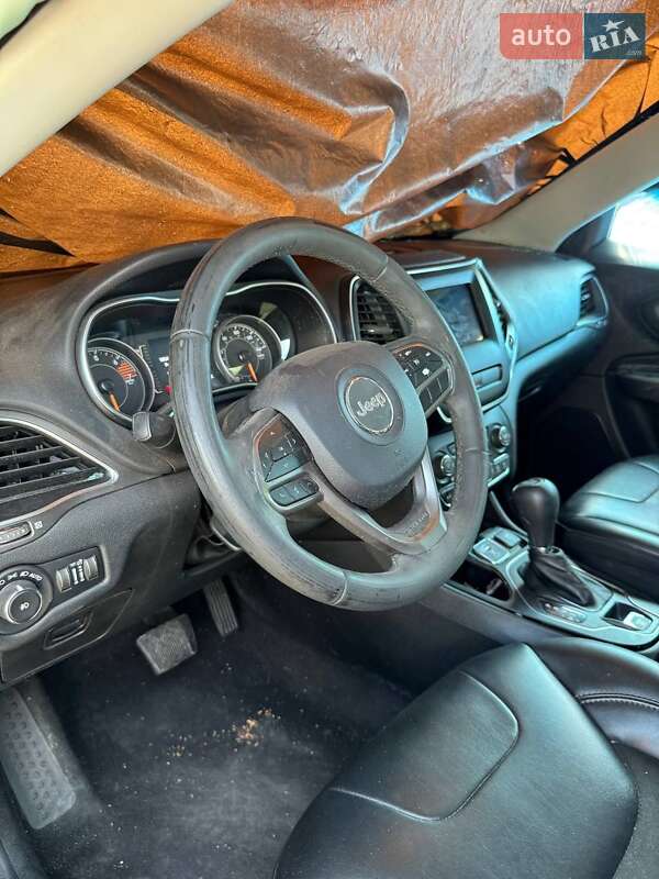 Внедорожник / Кроссовер Jeep Cherokee 2019 в Яготине