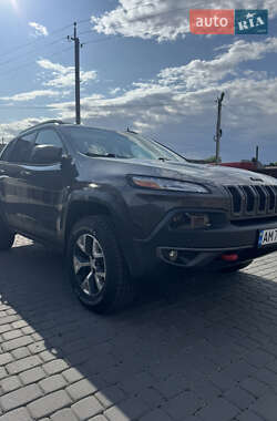 Внедорожник / Кроссовер Jeep Cherokee 2017 в 