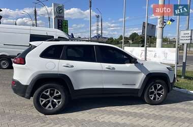 Внедорожник / Кроссовер Jeep Cherokee 2015 в 