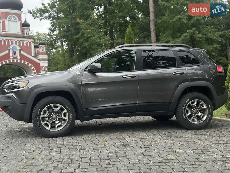 Внедорожник / Кроссовер Jeep Cherokee 2018 в Киеве
