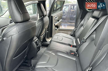 Внедорожник / Кроссовер Jeep Cherokee 2021 в 