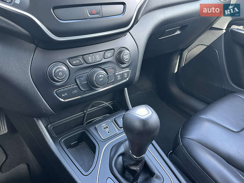 Внедорожник / Кроссовер Jeep Cherokee 2019 в Василькове