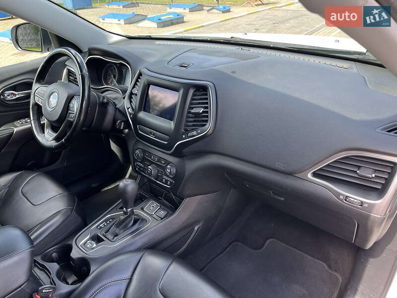 Внедорожник / Кроссовер Jeep Cherokee 2019 в Василькове