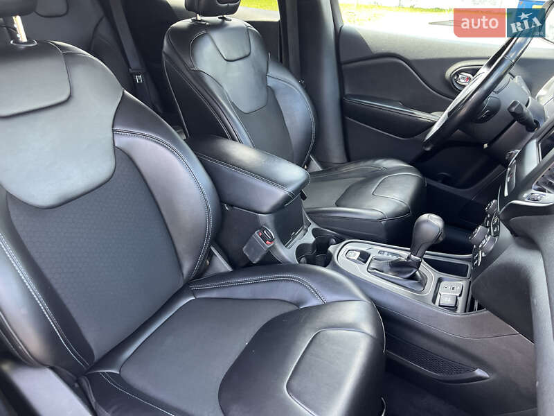 Внедорожник / Кроссовер Jeep Cherokee 2019 в Василькове