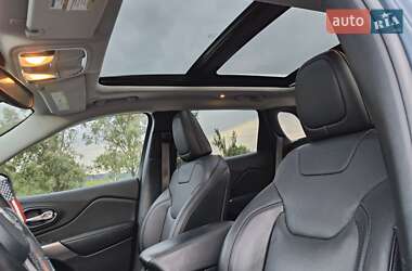 Внедорожник / Кроссовер Jeep Cherokee 2020 в 