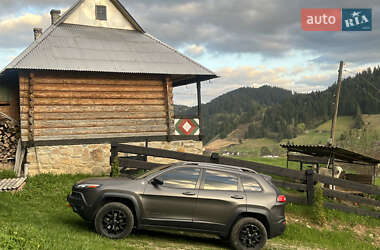 Позашляховик / Кросовер Jeep Cherokee 2016 в Верховині