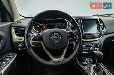 Внедорожник / Кроссовер Jeep Cherokee 2017 в 