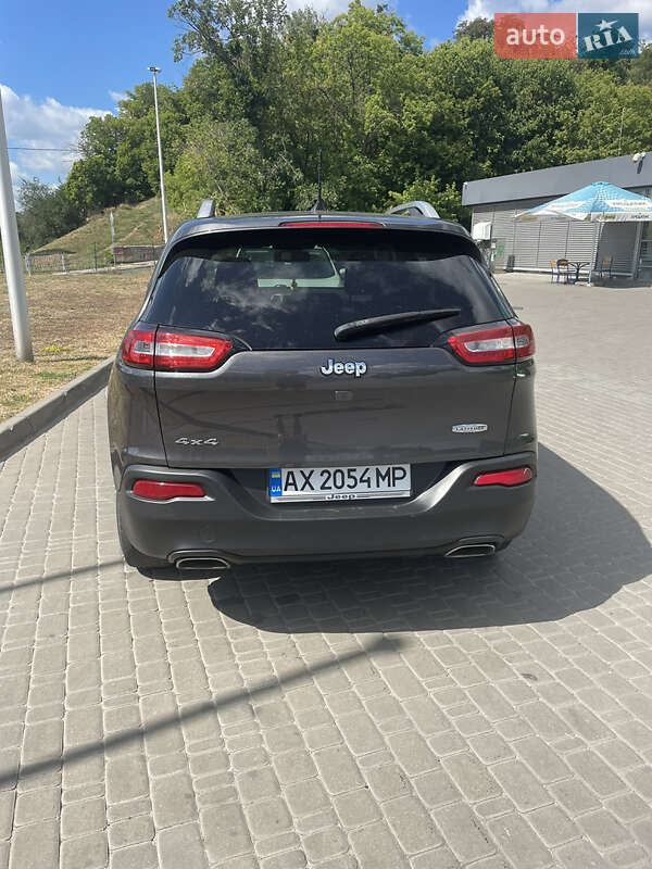 Внедорожник / Кроссовер Jeep Cherokee 2016 в Харькове