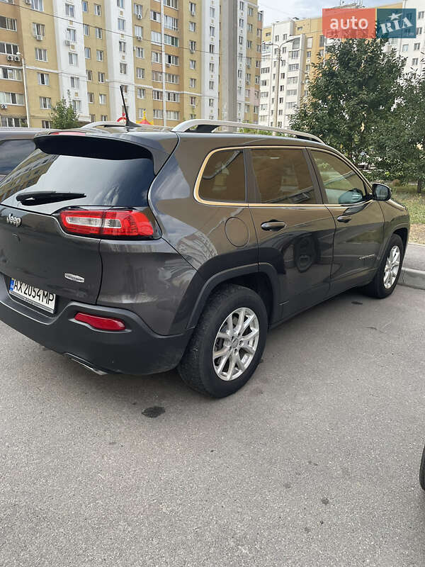 Внедорожник / Кроссовер Jeep Cherokee 2016 в Харькове
