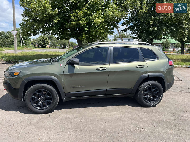 Внедорожник / Кроссовер Jeep Cherokee 2020 в Чернигове