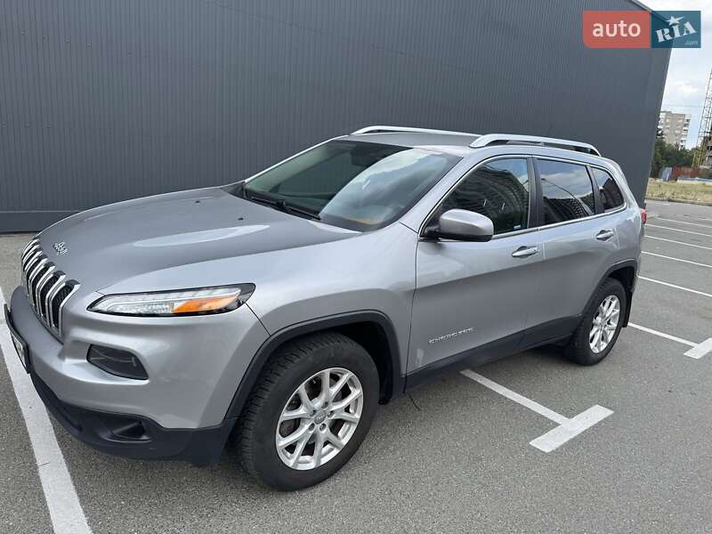 Позашляховик / Кросовер Jeep Cherokee 2015 в 