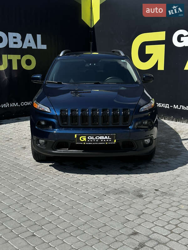 Внедорожник / Кроссовер Jeep Cherokee 2017 в 